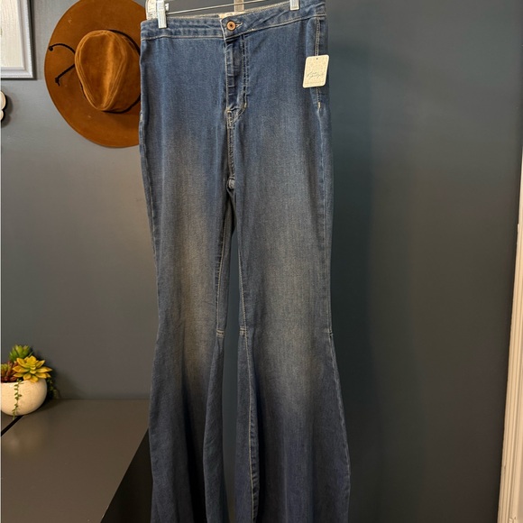 Free People Denim - NWT Free People Women's Jericho Blue Flared Jeans Size: 28